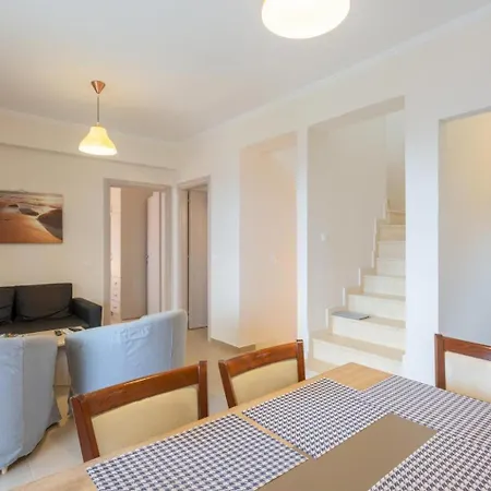 Villa Sequoia Yellow *