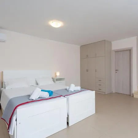 ヴィラ Sequoia Yellow *