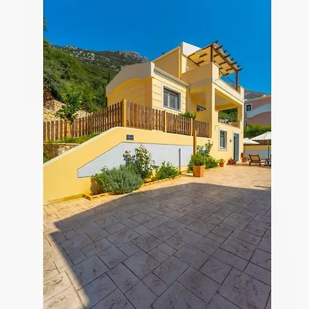 Sequoia Yellow Villa