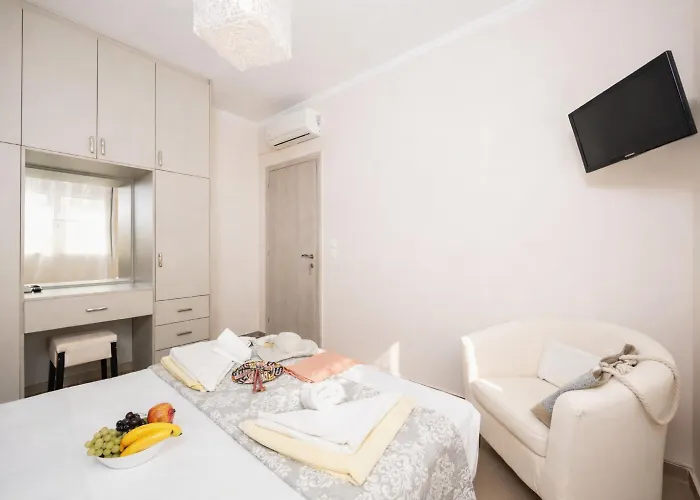 Sequoia Yellow Villa Barbati